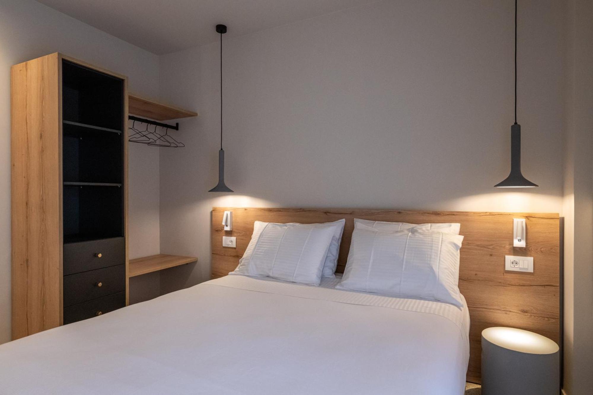 Asklipiou Cube - Kalamata Mediterranean Suites Exterior foto